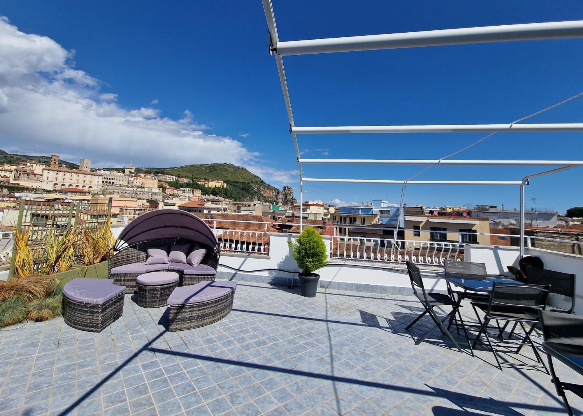 Tower Apartments Terracina Exterior foto